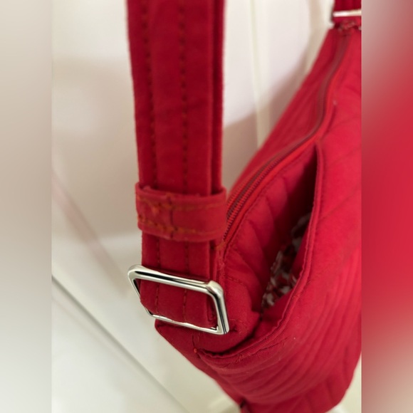 Vera Bradley red quilted shoulder bag - EUC - Picture 4 of 8